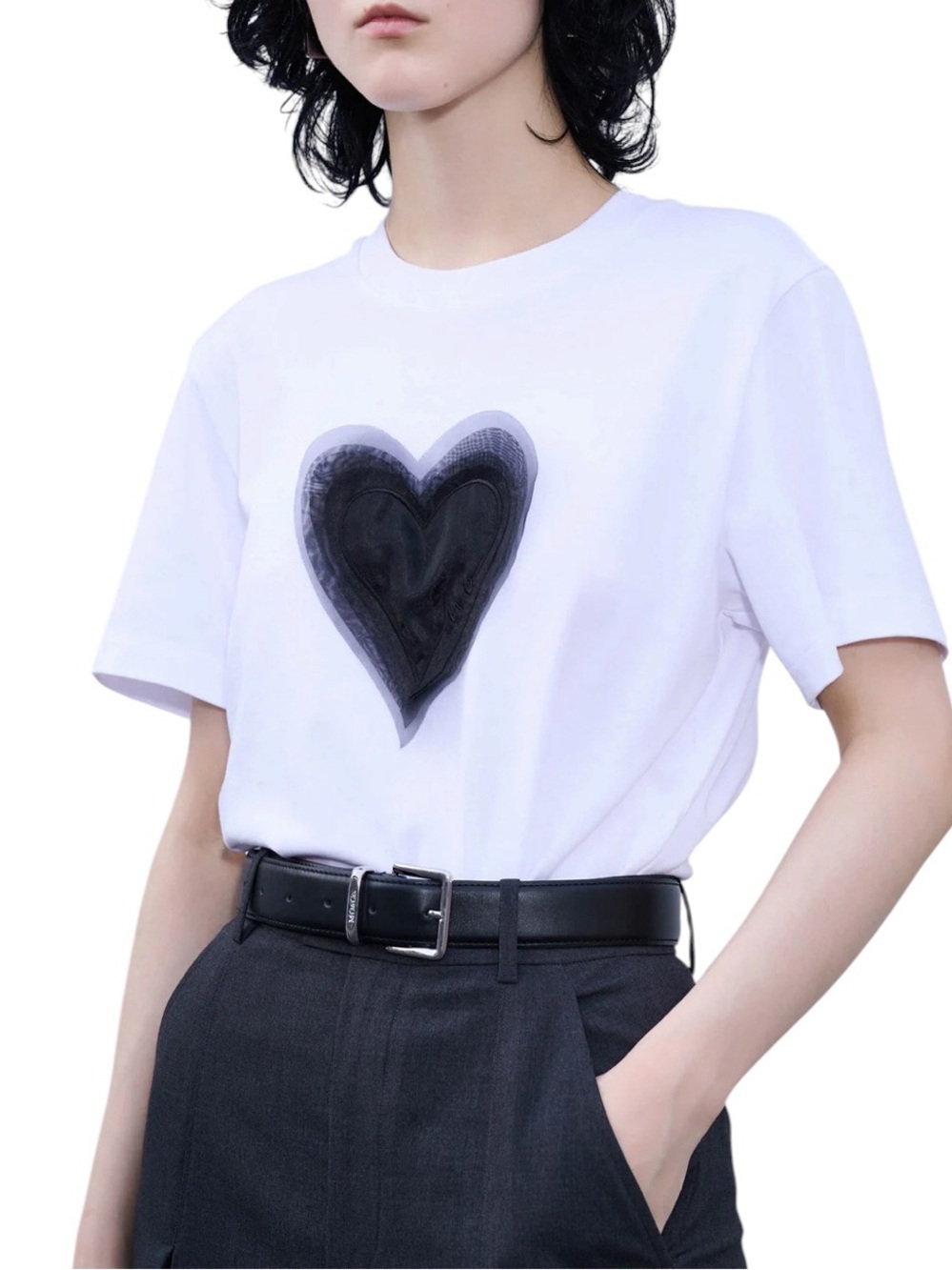 Mo & Co. White Tee with Black Heart Graphic size S excellent condition
